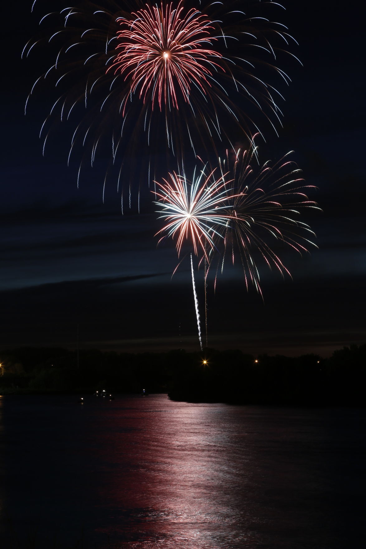 070216mp-fireworks-4